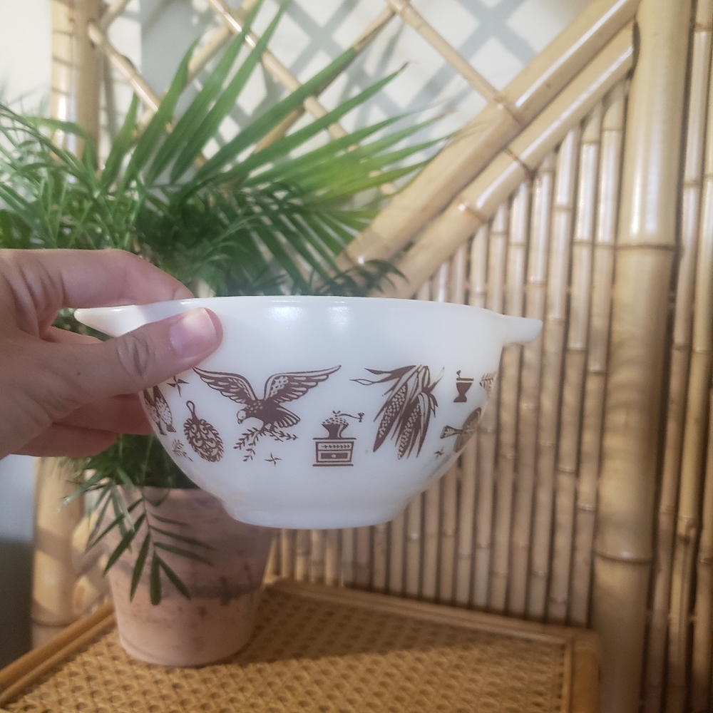 🧁 2/$60!! VINTAGE!  Small Pyrex Early American Mixing Bowl - Picture 5 of 7